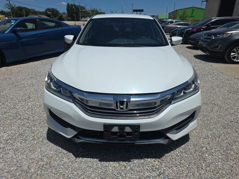 Used 2017 Honda Accord LX image 4