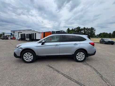 Used 2019 Subaru Outback 2.5i Premium w/ Popular Package #2 AWD/4WD image 4
