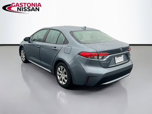 Used 2022 Toyota Corolla LE image 6