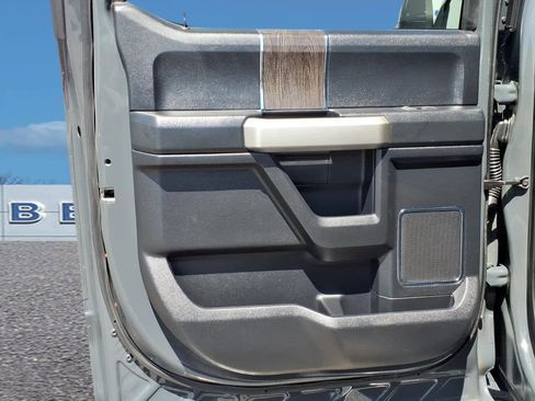 Used 2021 Ford F250 Lariat w/ Lariat Ultimate Package AWD/4WD image 29