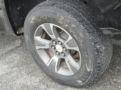 Used 2015 Chevrolet Colorado Z71 AWD/4WD image 7