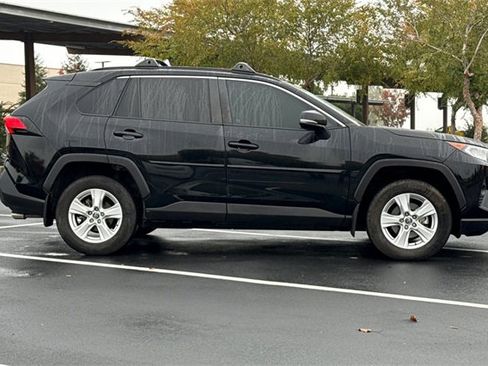 Used 2020 Toyota RAV4 XLE image 3