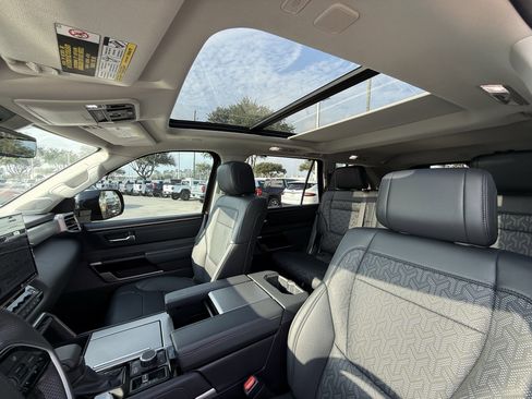 Used 2024 Toyota Sequoia Limited image 28