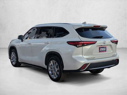 Used 2023 Toyota Highlander Limited image 8