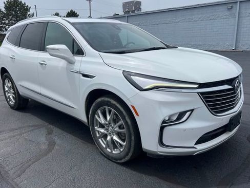 Used 2023 Buick Enclave Essence w/ Experience Buick Package AWD/4WD image 5