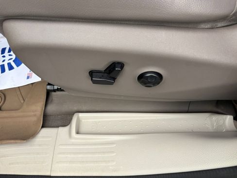 Used 2017 Chrysler Pacifica Touring-L FWD image 13