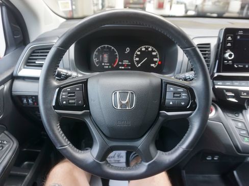 Used 2025 Honda Odyssey EX-L image 3