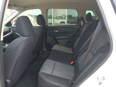 Used 2026 Nissan Rogue SV FWD image 17