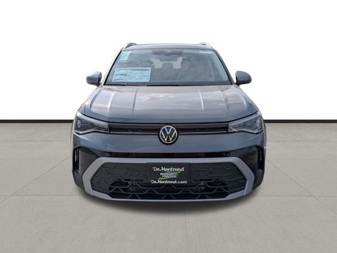 New 2026 Volkswagen Taos SE image 2