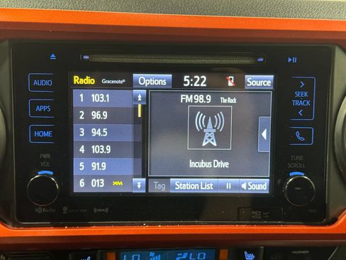 Used 2016 Toyota Tacoma TRD Sport AWD/4WD image 13