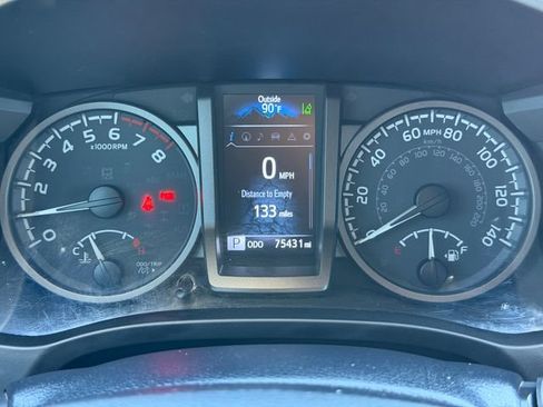 Used 2021 Toyota Tacoma TRD Sport w/ TRD Premium Sport Package AWD/4WD image 11