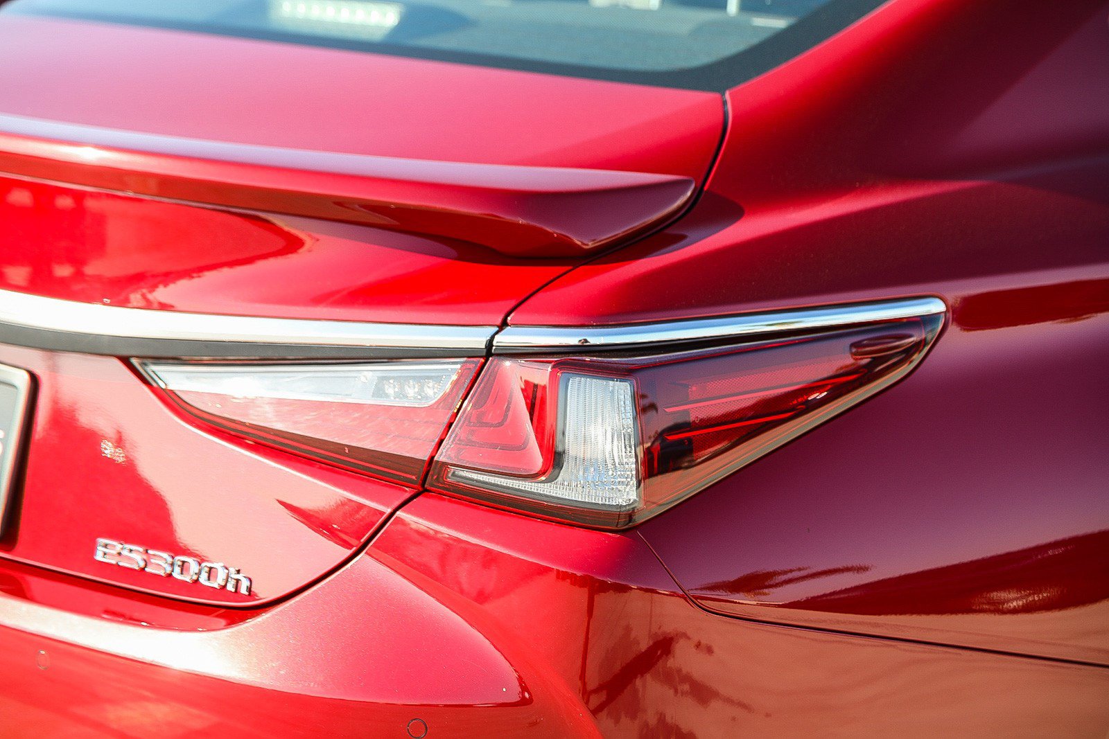 Certified 2024 Lexus ES 300h w/ Accessory Package (Z2) FWD image 9