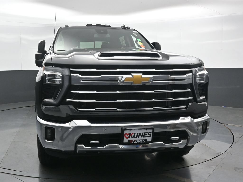 Used 2024 Chevrolet Silverado 2500 LTZ w/ LTZ Convenience Package AWD/4WD image 9
