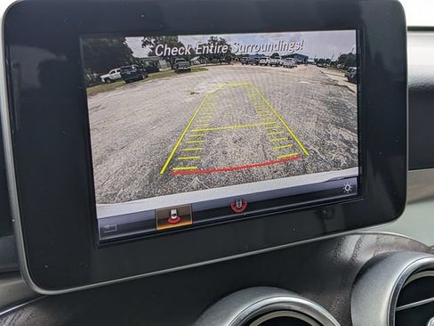 Used 2018 Mercedes-Benz GLC 300 4MATIC image 27