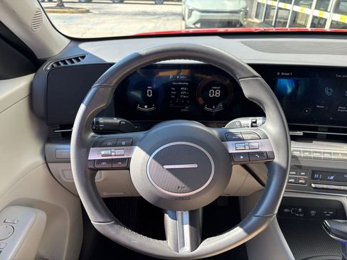 Used 2025 Hyundai Kona SEL AWD/4WD image 30