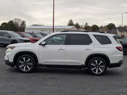 Used 2023 Honda Pilot Touring image 9