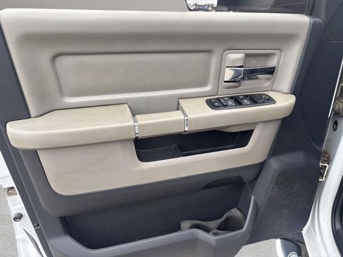 Used 2011 RAM 5500 SLT image 22