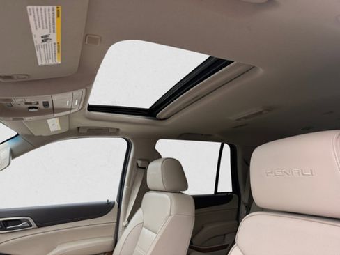 Used 2020 GMC Yukon Denali image 12