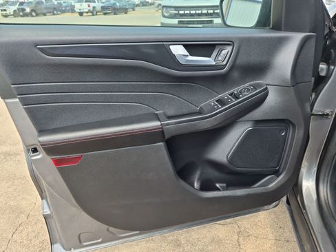 Used 2025 Ford Escape ST-Line FWD image 21