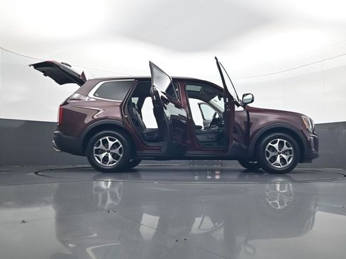 Used 2022 Kia Telluride EX FWD image 34