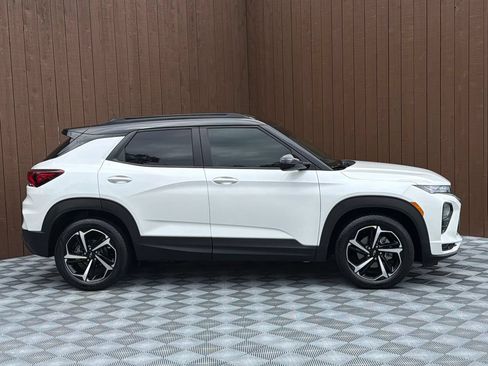 Used 2023 Chevrolet TrailBlazer RS w/ Sun and Liftgate Package FWD image 13