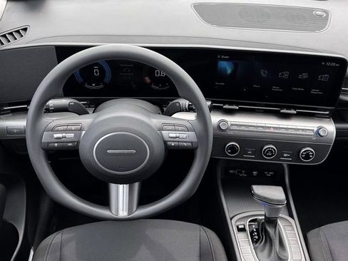 New 2026 Hyundai Kona SE image 17