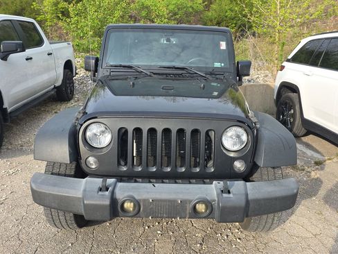 Used 2018 Jeep Wrangler Unlimited Sport S image 2