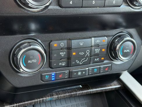 Used 2020 Ford F350 Lariat w/ Lariat Ultimate Package image 19