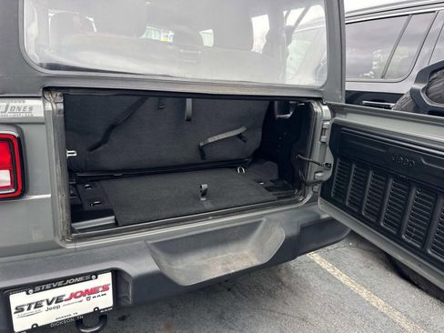 Used 2020 Jeep Wrangler Sport image 22