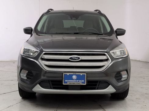 Used 2018 Ford Escape SE w/ Ford Safe & Smart Package AWD/4WD image 9
