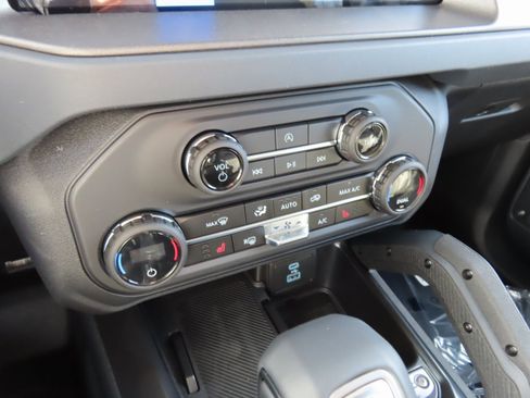 New 2025 Ford Bronco Big Bend w/ Black Diamond Package image 14