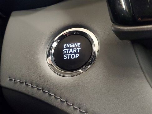 Used 2023 Toyota Highlander L image 30