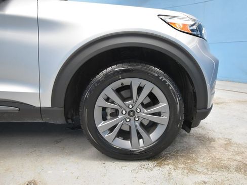 Used 2022 Ford Explorer XLT w/ Equipment Group 202A AWD/4WD image 39