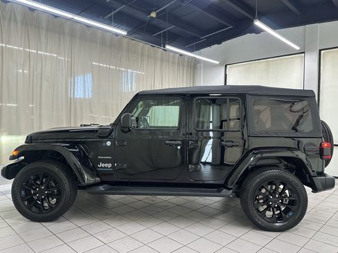Used 2023 Jeep Wrangler Unlimited Sahara w/ Cold Weather Group AWD/4WD image 12