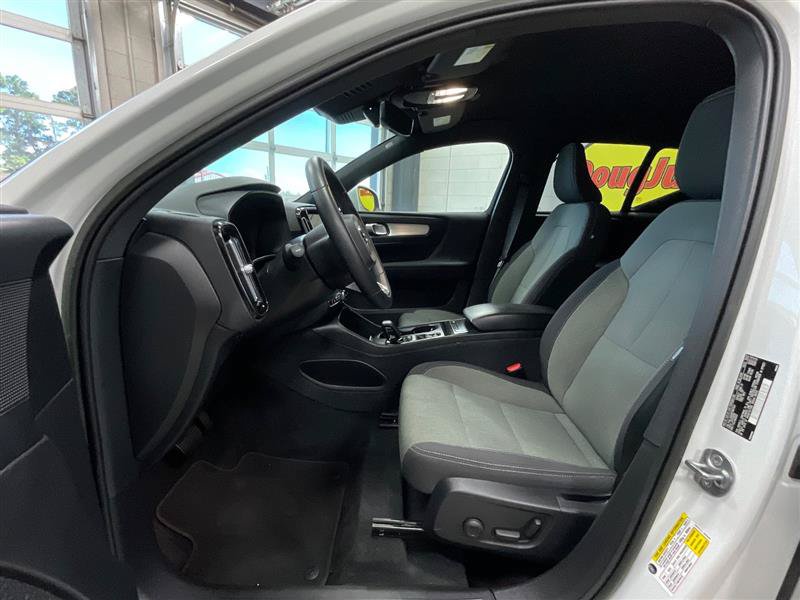 Used 2023 Volvo XC40 B5 Core AWD/4WD image 11