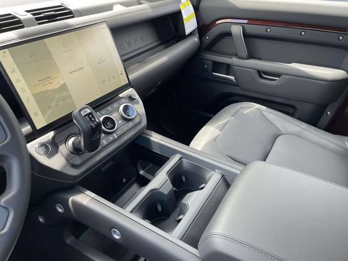 New 2026 Land Rover Defender 90 X-Dynamic SE AWD/4WD image 30