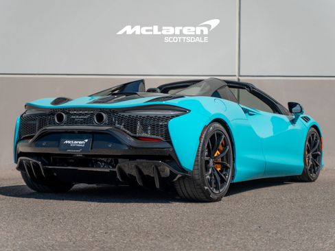 Used 2025 McLaren Artura image 7