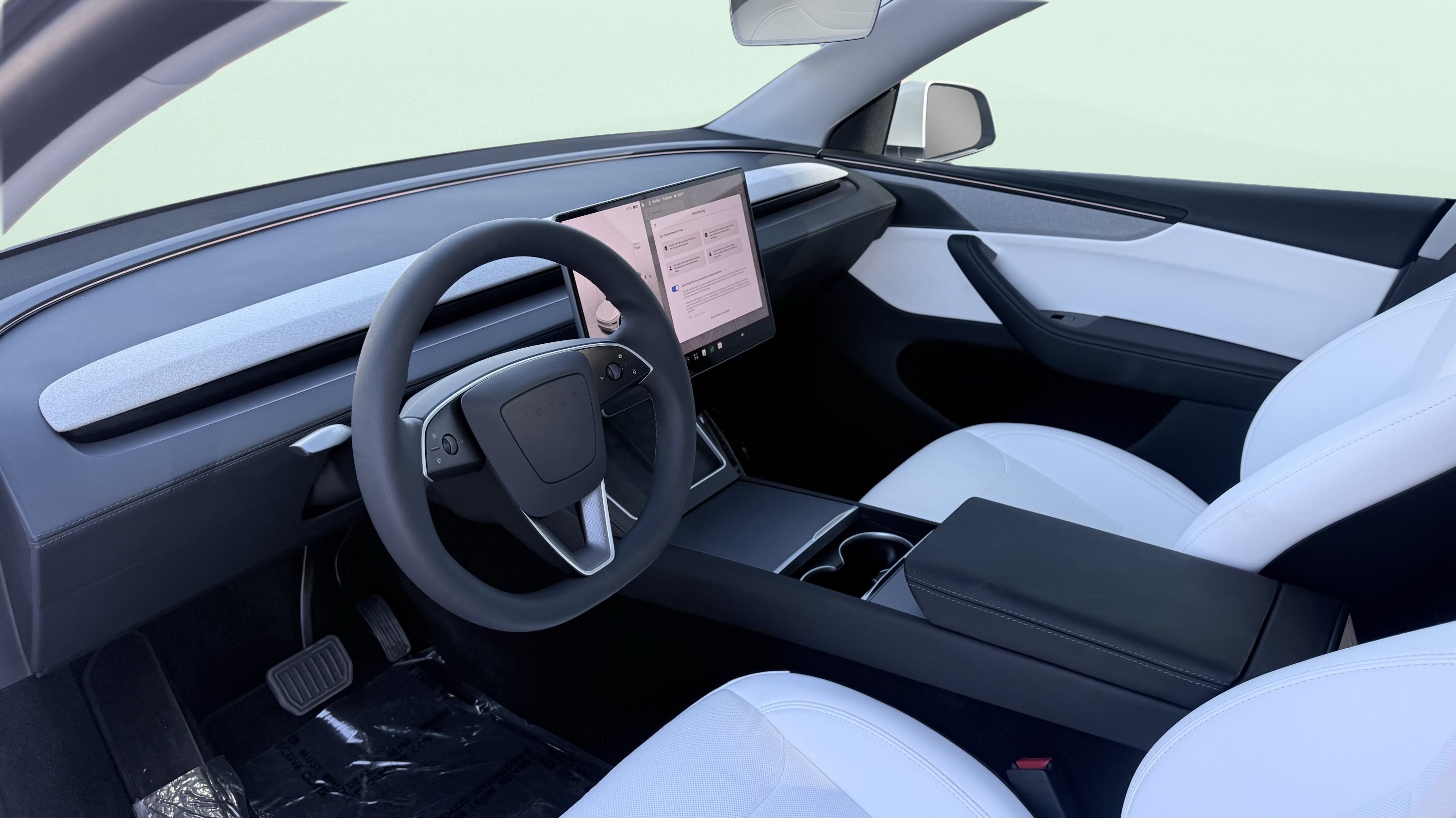 Used 2026 Tesla Model Y 2WD image 23