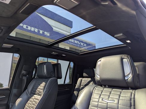 Used 2022 Cadillac Escalade ESV Sport Platinum image 34