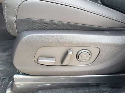 New 2026 Kia Carnival EX FWD image 8