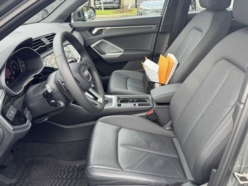 Certified 2025 Audi Q3 2.0T Premium image 24