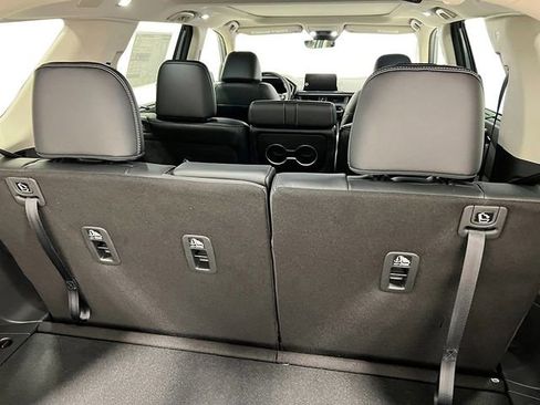 New 2025 Honda Pilot Touring image 33