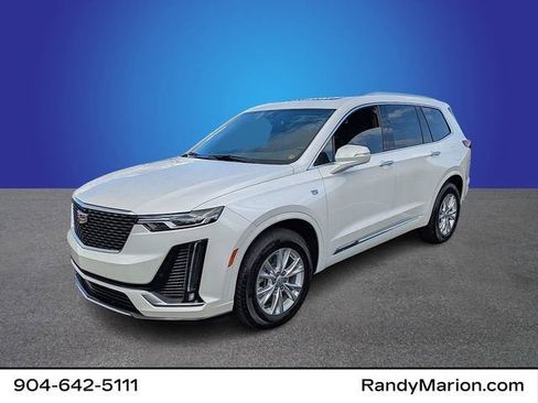 New 2025 Cadillac XT6 Luxury image 1