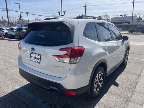 Used 2020 Subaru Forester Premium image 7