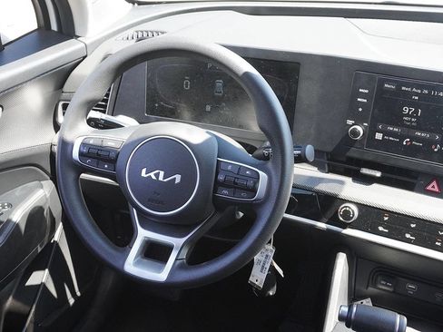 Used 2024 Kia Sportage LX AWD/4WD image 34