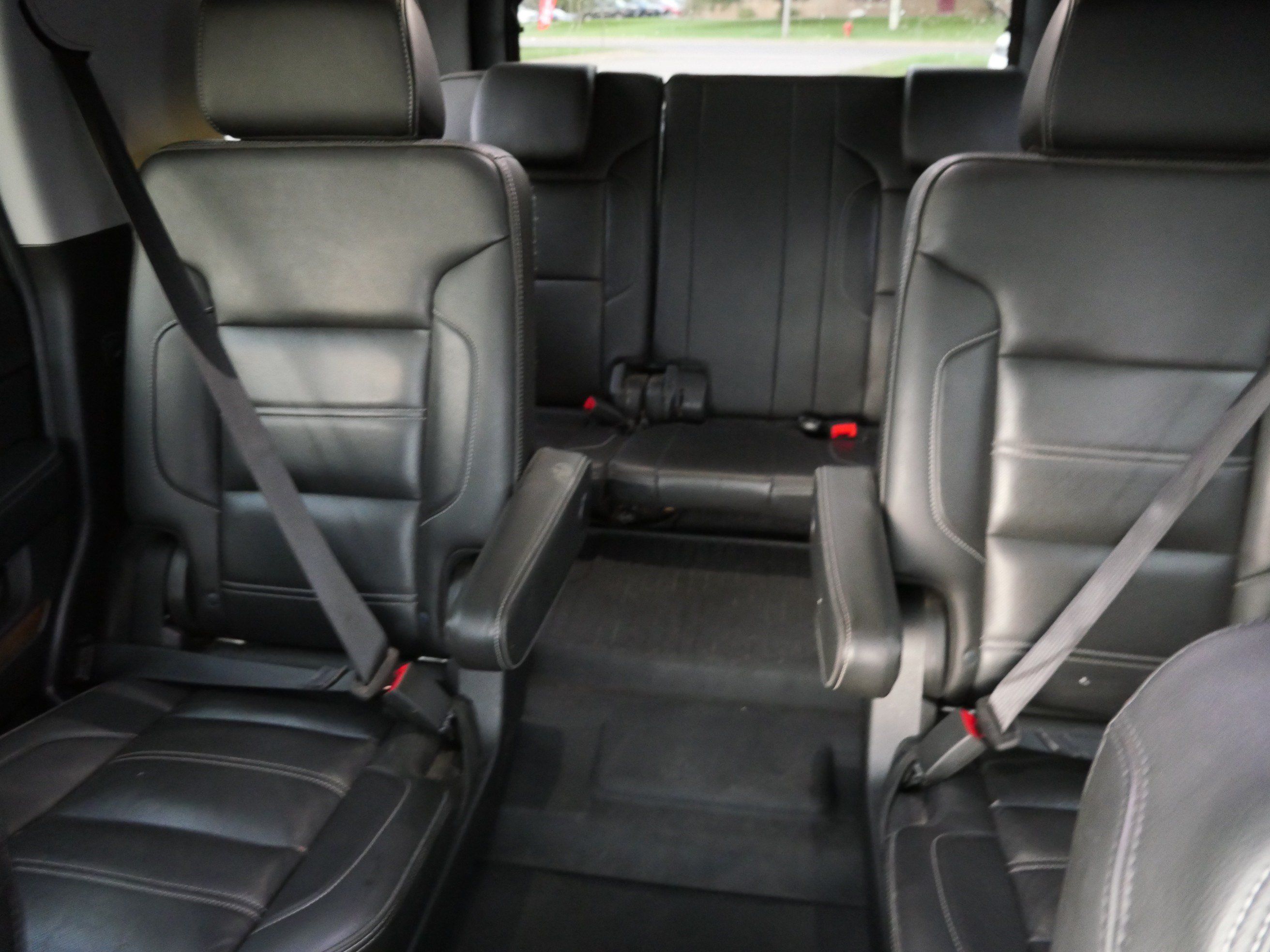 Used 2019 GMC Yukon Denali w/ Denali Ultimate Package AWD/4WD image 13