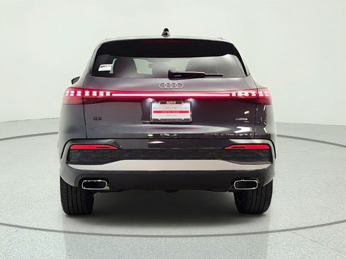 Used 2025 Audi Q5 Premium Plus w/ Premium Plus AWD/4WD image 6
