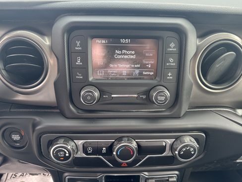 Used 2019 Jeep Wrangler Sport AWD/4WD image 14