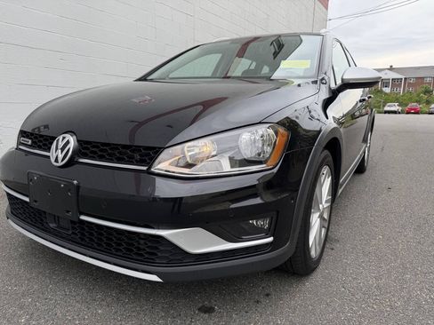 Used 2017 Volkswagen Golf Alltrack SE AWD/4WD image 10