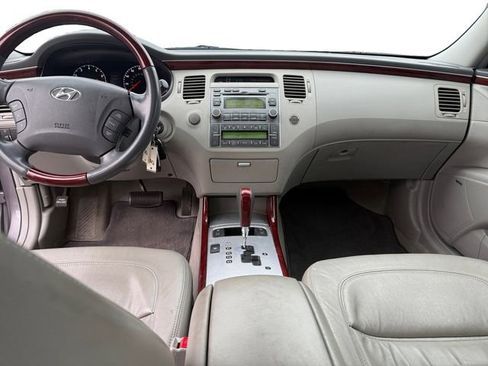 Used 2008 Hyundai Azera Limited image 10